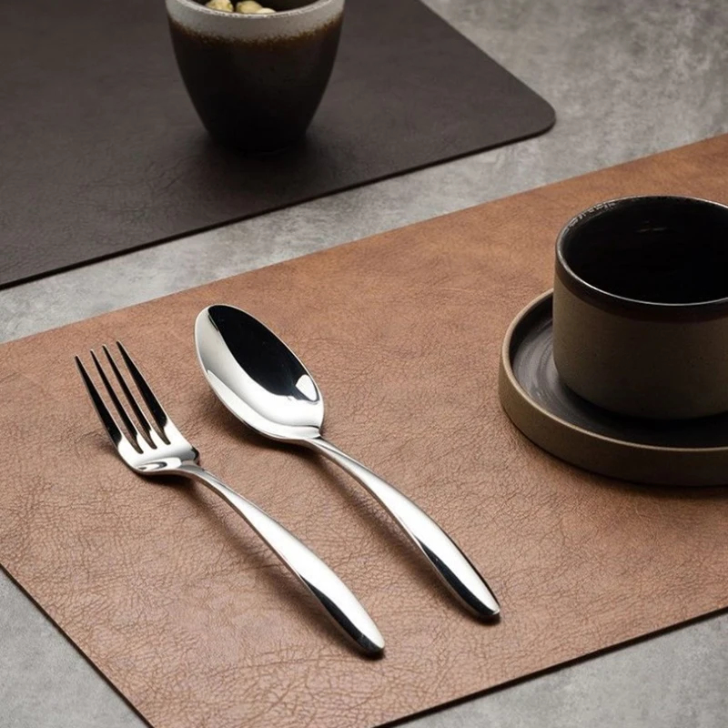 Cow Mat Rubber - 再利用可能なレザーテーブルマット、屋外キャンプ用、耐久性があり折りたたみ可能、屋外キャンプ、旅行、家族での食事に最適