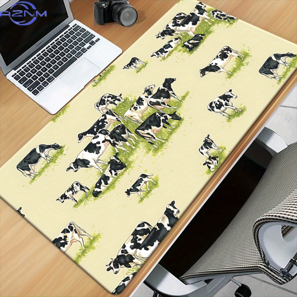 XXLサイズの牛柄デスクマット - PCゲーマー向け高精細プ - Cow Mat Rubber のレビューと価格
